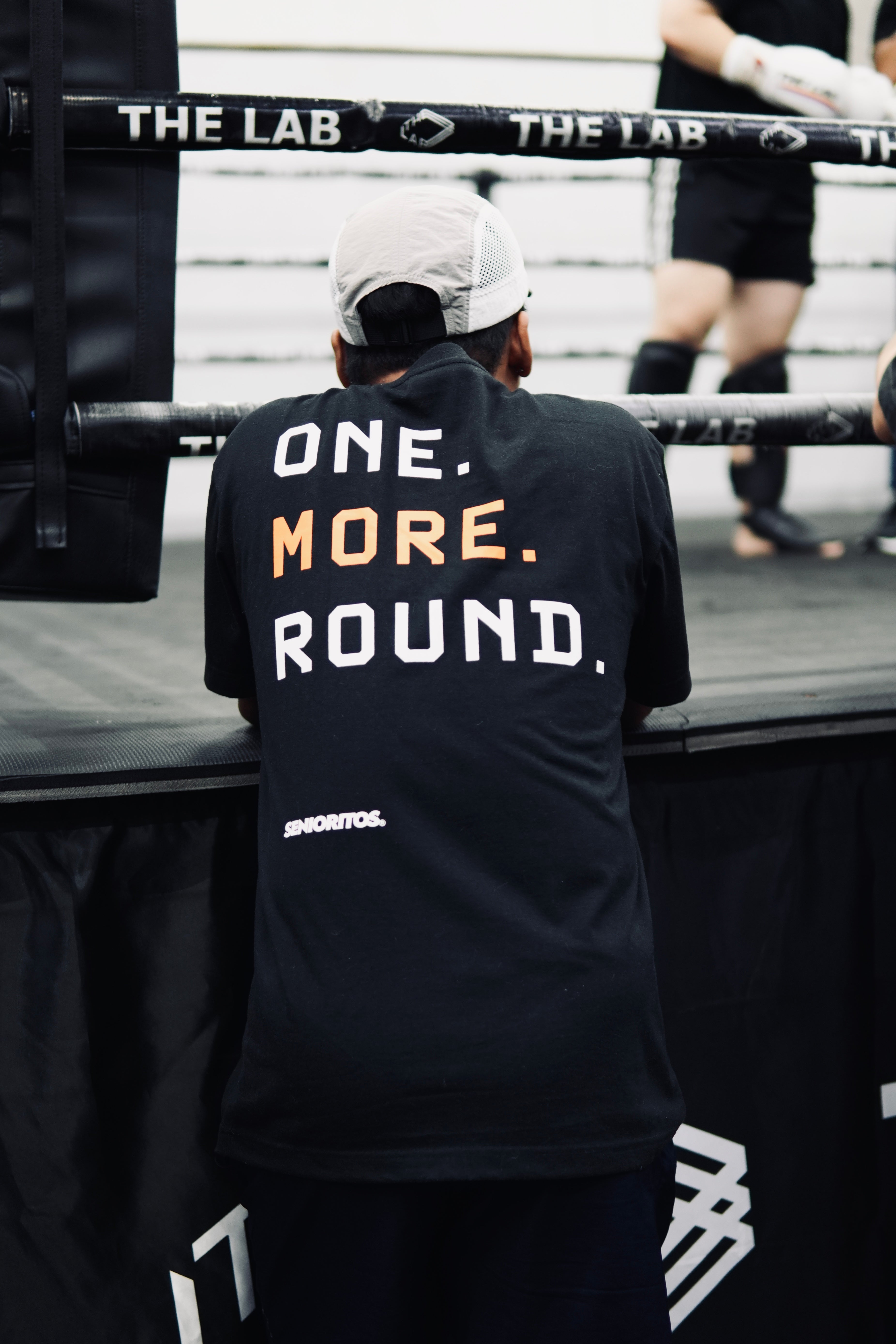 ONE MORE ROUND TEE I BLACK