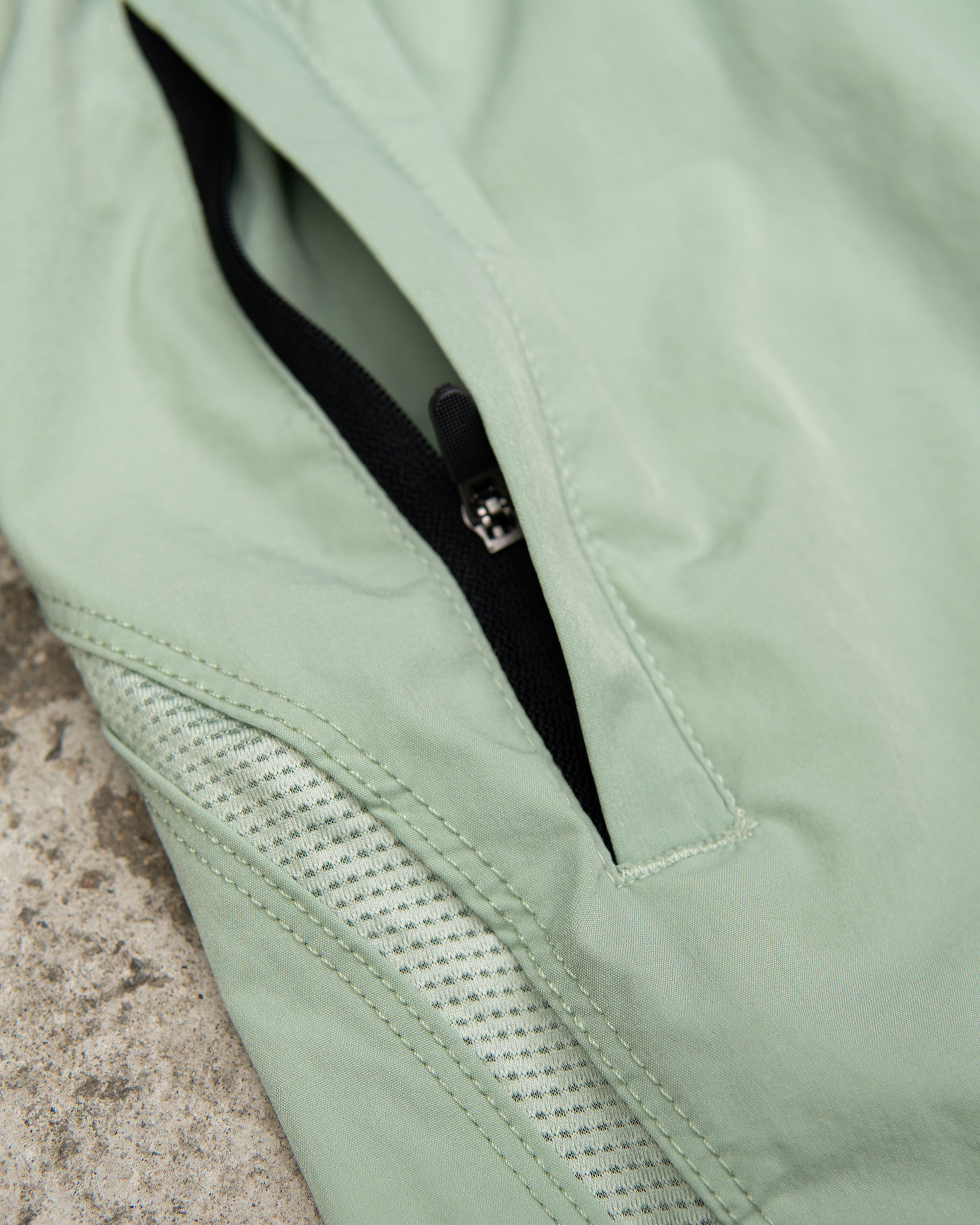 ATHLEISURE DEPT PERFORMANCE SHORT | URBAN GREEN